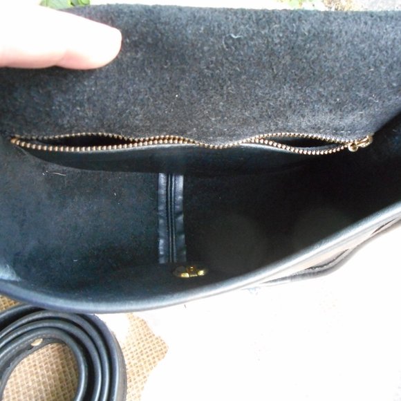 Vintage Coach Legacy Small Flap 9965, Dominican Republic, GUC in Black - Picture 7 of 8